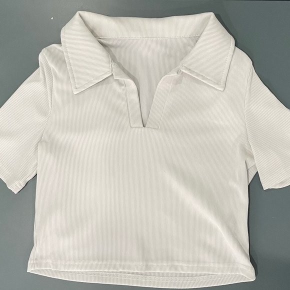 Cropped white top. Size small. - Picture 2 of 2